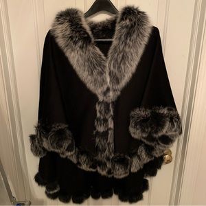 Women’s Silver Fox Fur and Cashmere Cape Size- Large